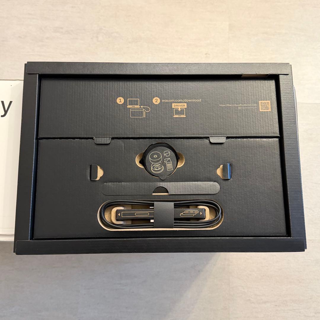 ほぼ新品保証書付き　Wacom intuos pro large