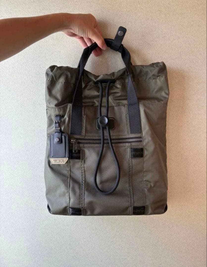 TUMI カーキ　トランスポートパック IDカードホルダー付き