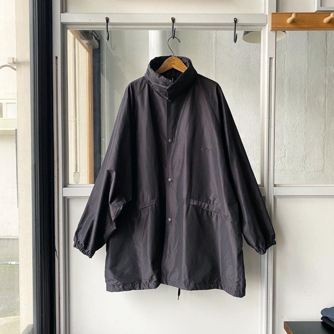 COMOLI (コモリ) コットンシルク フーデッドコート [BROWN]