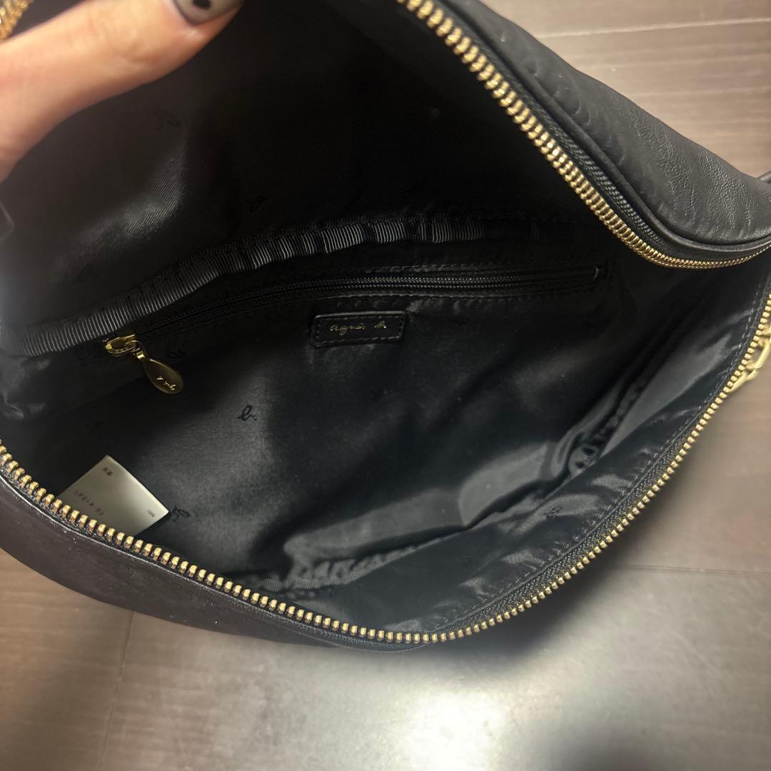 agnes b. アニエスベー　レザーボディバッグ