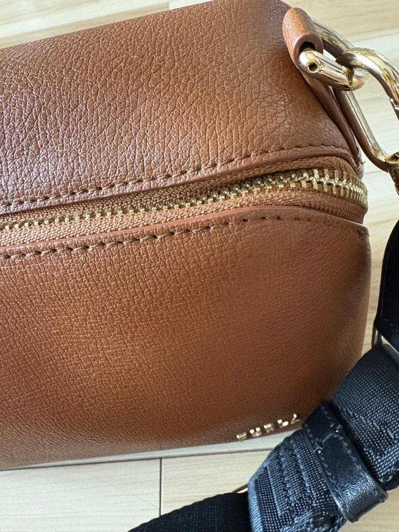 極美品★FURLA フルラ★AMICA クロスボディバッグ（ブラウン）