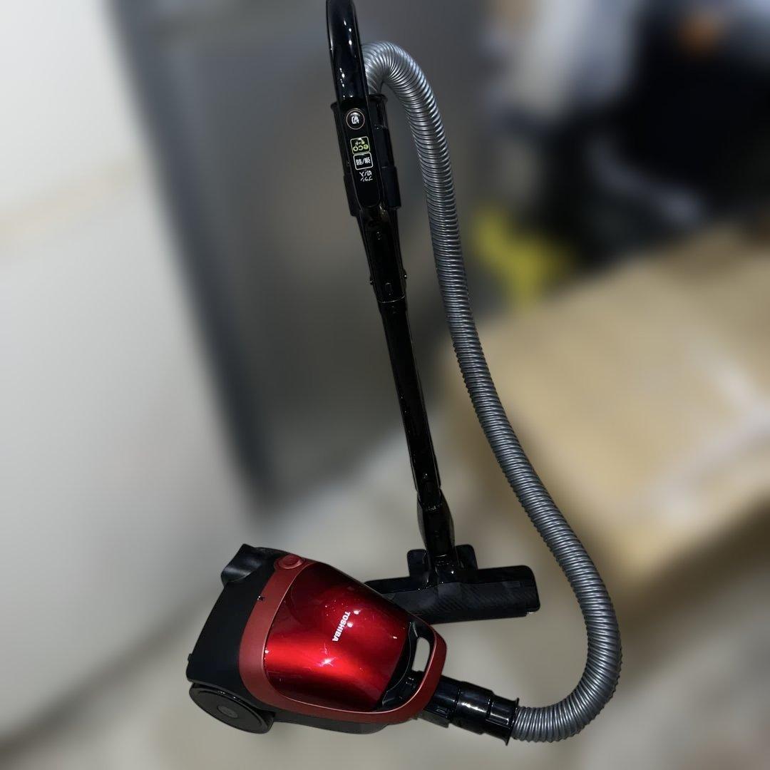 ⭐︎ほぼ新品/TOSHIBA/コード式タイプ掃除機/オシャレな赤色/大人気モデル