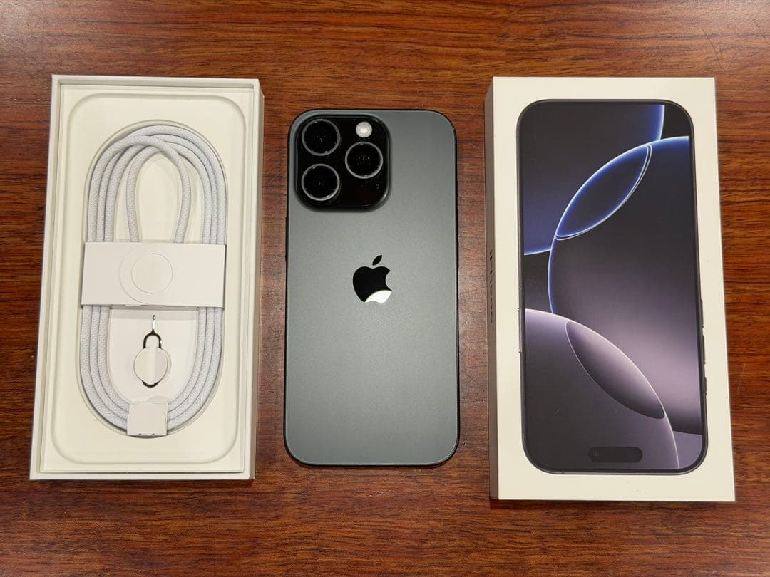 り*ゅ様 iPhone 16 Pro 512GB ブラックチタニウム SIMフリ