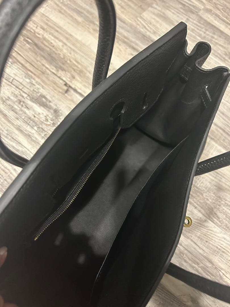 ブラックレザートートバッグ ゴールド金具付き