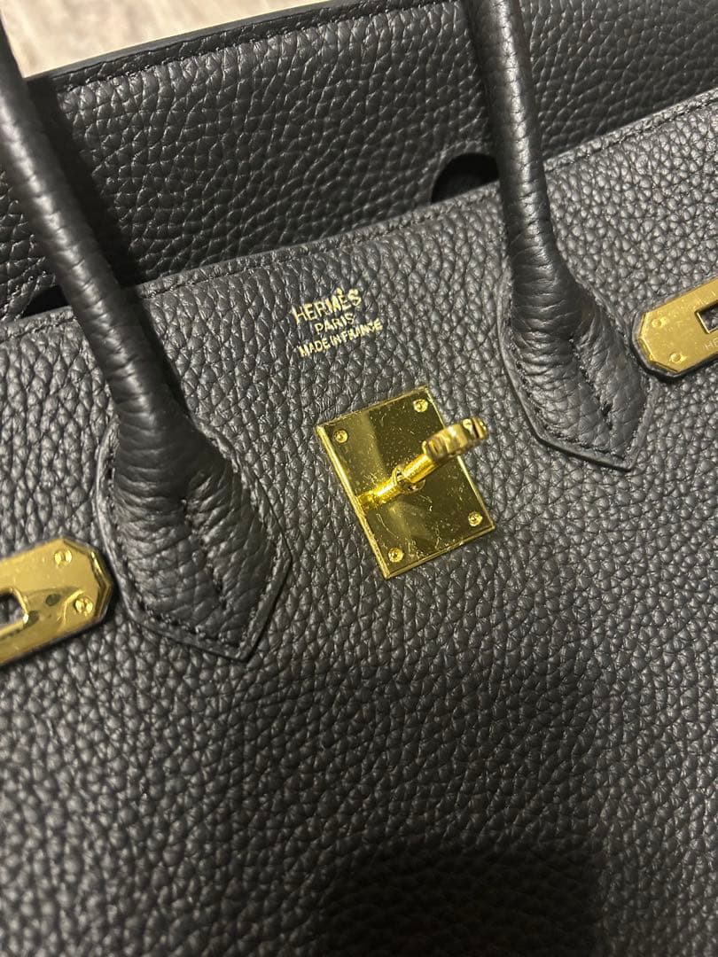 ブラックレザートートバッグ ゴールド金具付き