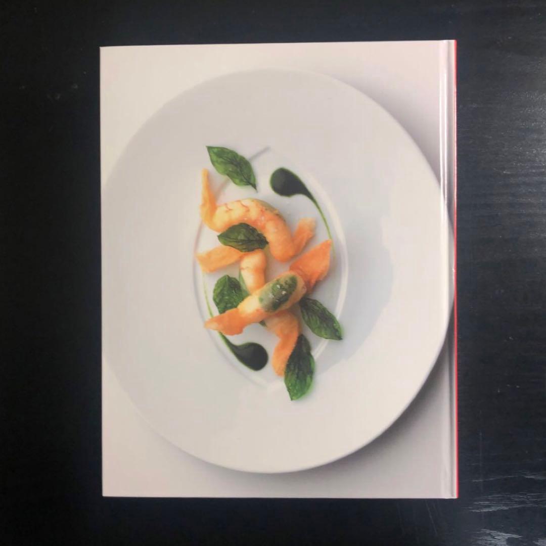 新版 ジョエル・ロブションのすべて : 古典から名作まで700レシピを収録