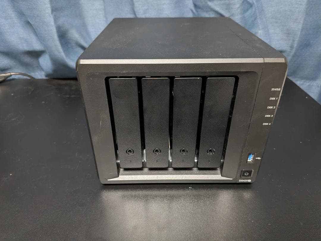 【Synology DS420+】【HAT3300-4T 】×4【SSD】×2