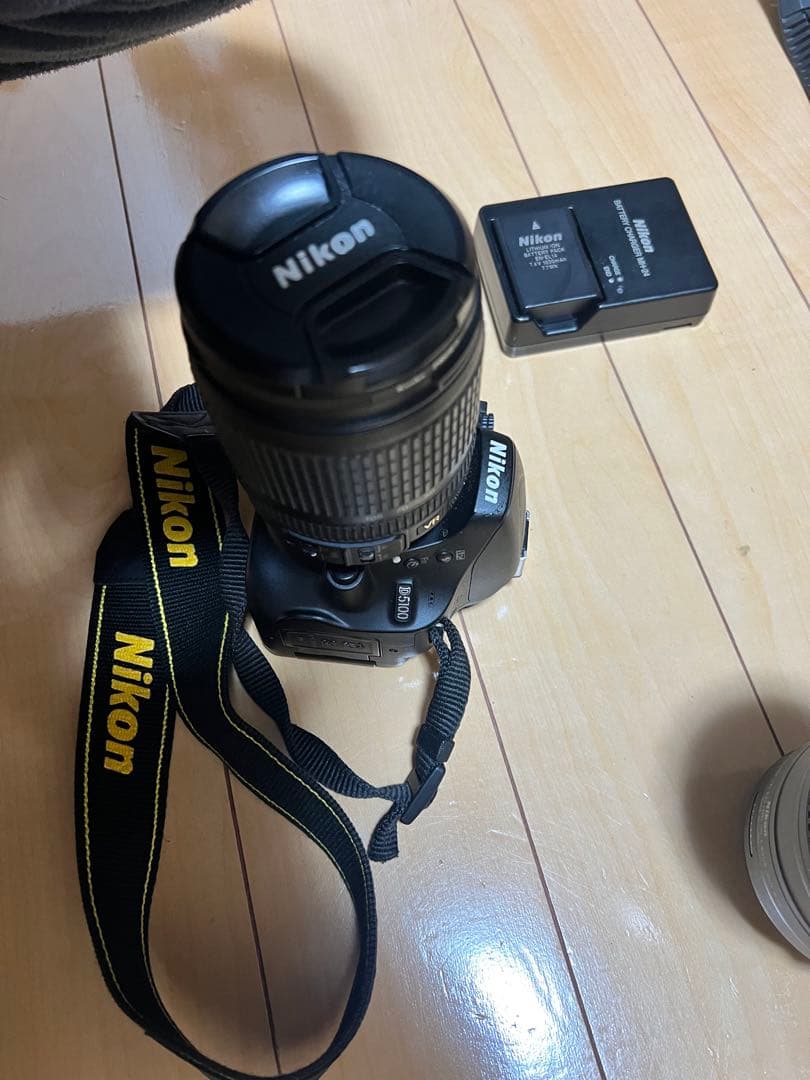 Nikon D5100デジタル一眼レフカメラ レンズ2本付き