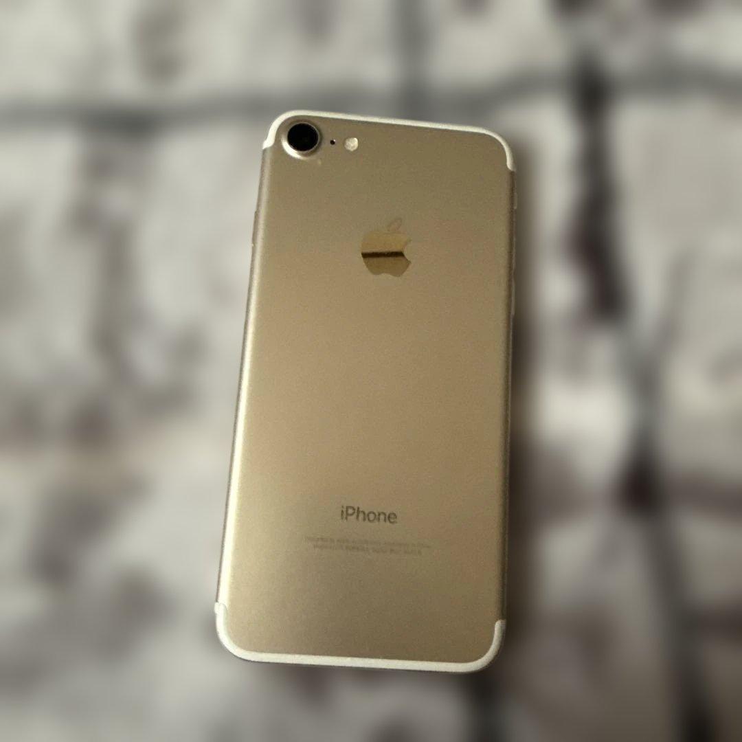 iPhone 7 バッテリー100% 128GB