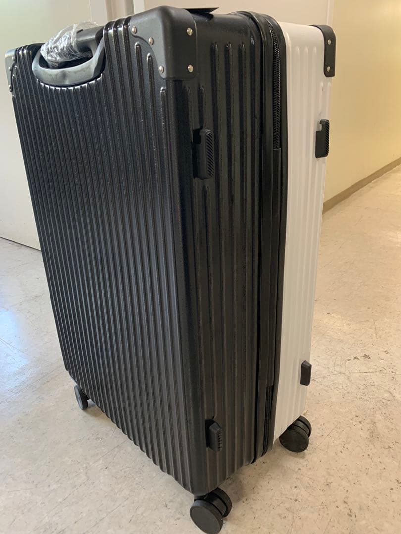 値下げ　スーツケース　90Ｌ　ロック付き￼