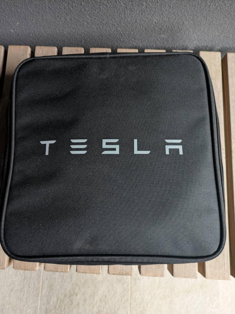 テスラ TESLA モバイルコネクター