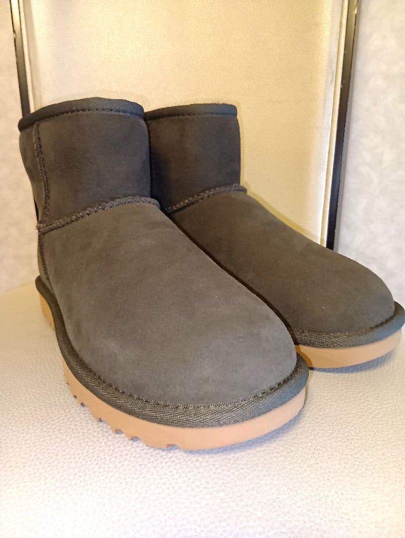 UGG CLASSIC MINI II　1016222