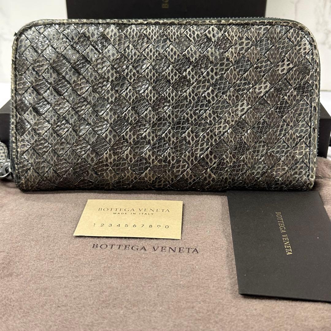 新品同様‼️ 希少色　ボッテガヴェネタ　財布　長財布　パイソン　ラウンドファスナー