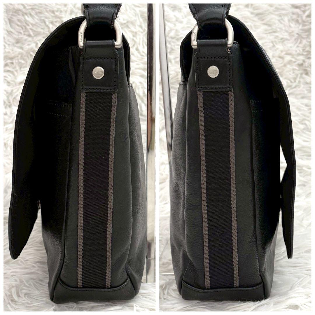 コーチ　ロゴエンボス　レザー　メッセンジャー　ショルダーバッグ　大容量