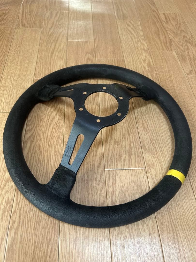 momo ステアリング 35パイ3本スポーク