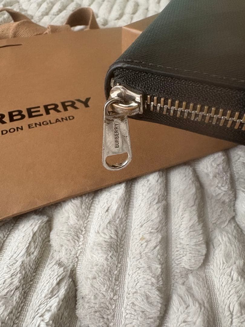 希少✨バーバリー 長財布 ラウンドファスナー スモークドチェック PVC 黒