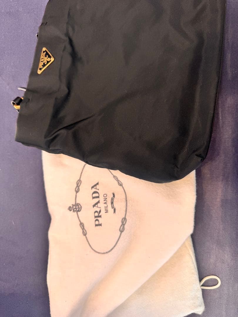 PRADA ナイロンバッグ 黒