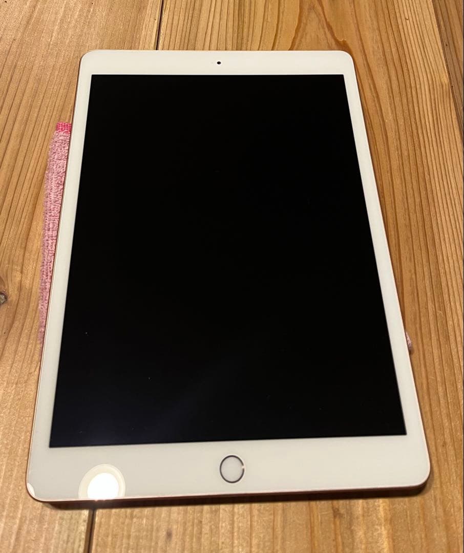iPad第8世代32G【箱あり】（商品名） ジャンク扱い・部品取りやサブ機に