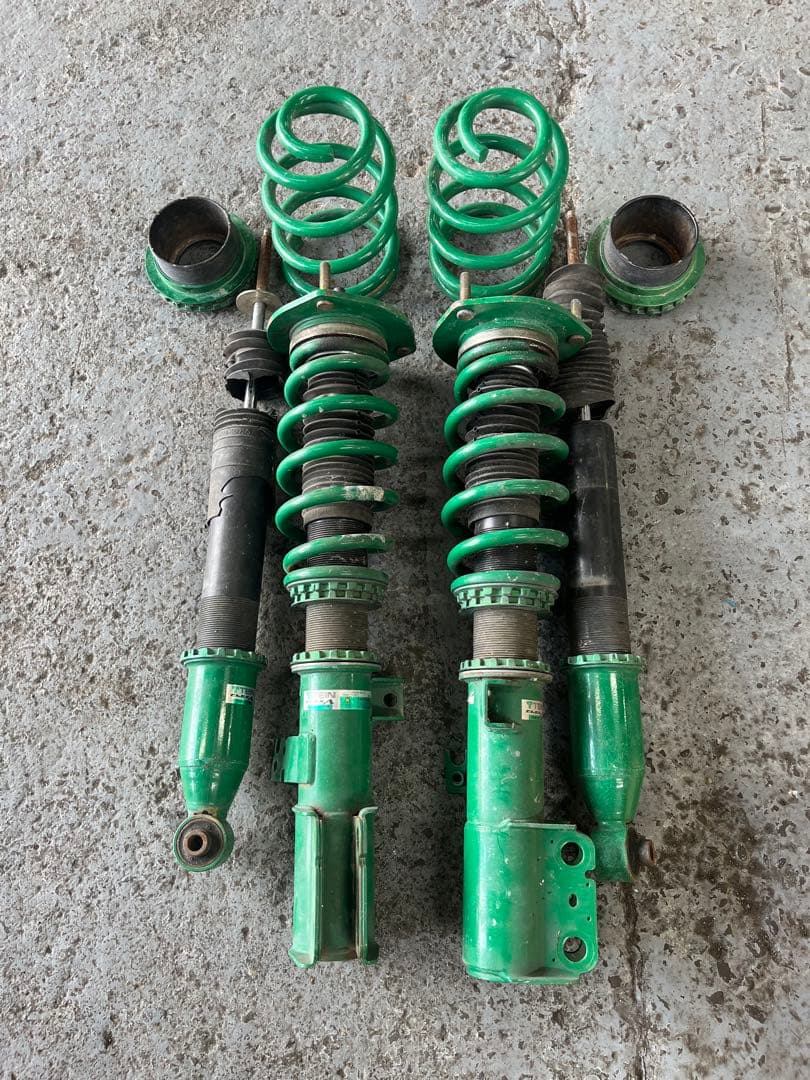 ヴォクシー　車高調