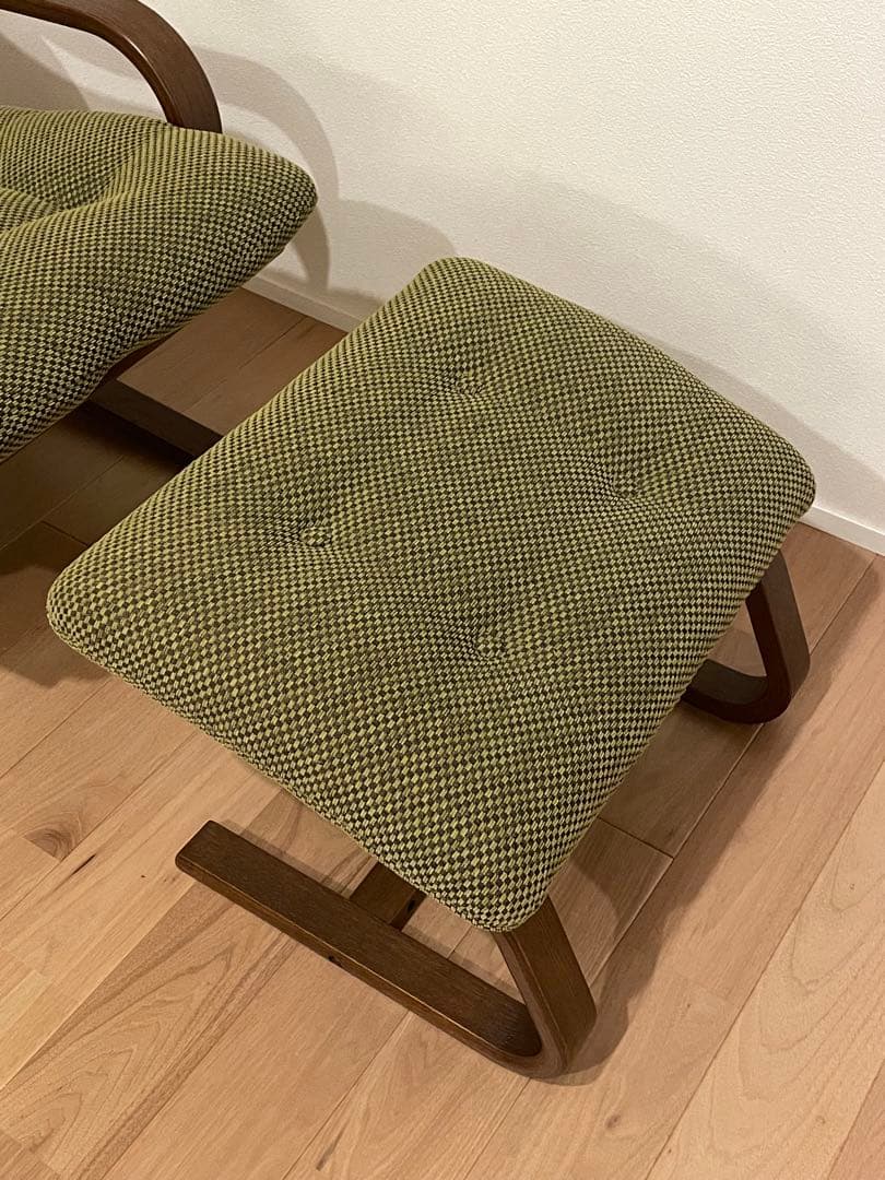 富士ファニチア　セット売り　チェアとオットマン