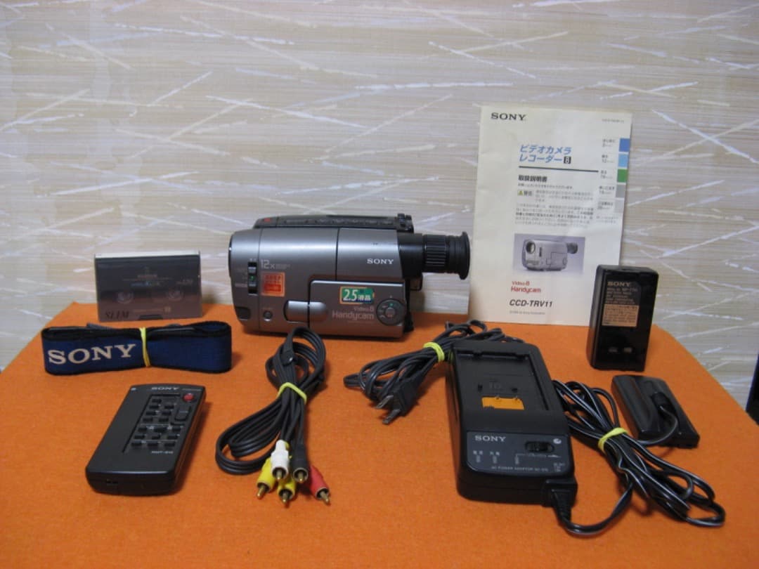 動作OK❗️☆SONYの液晶8ミリビデオカメラ・CCD-TRV11