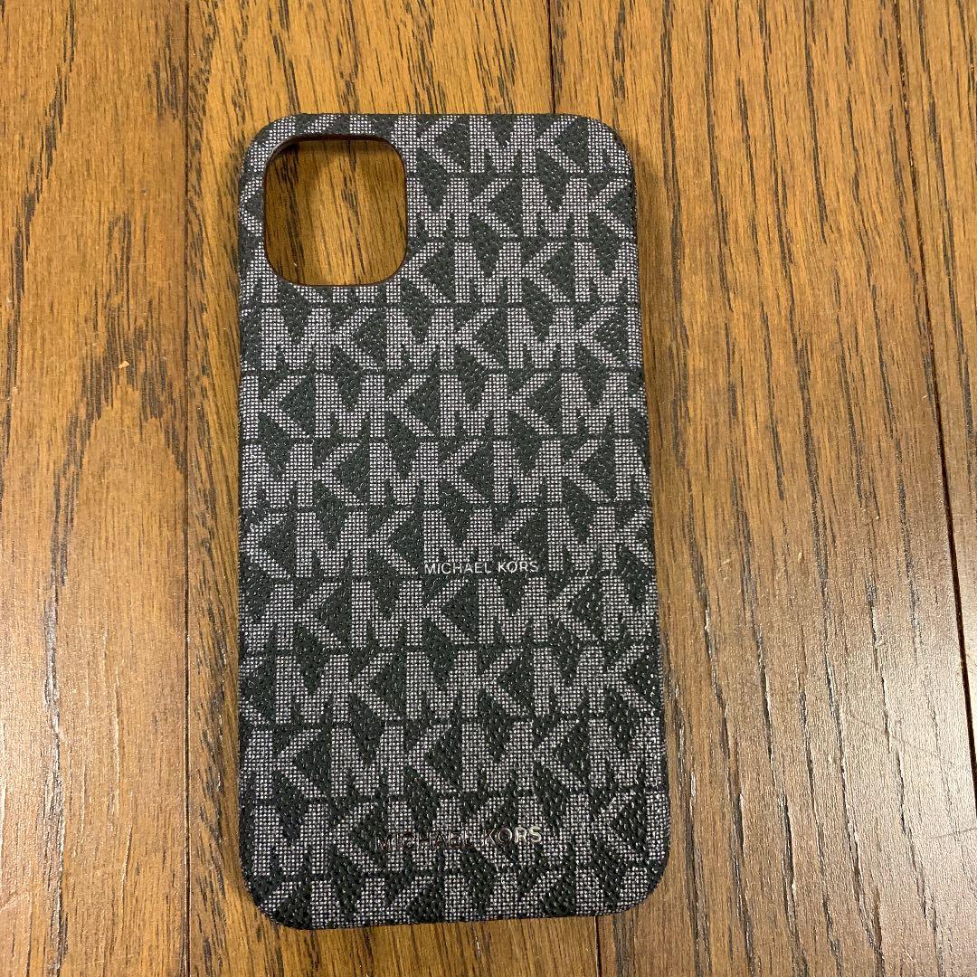 iPhone11対応のMICHAEL KORSの iPhoneケース