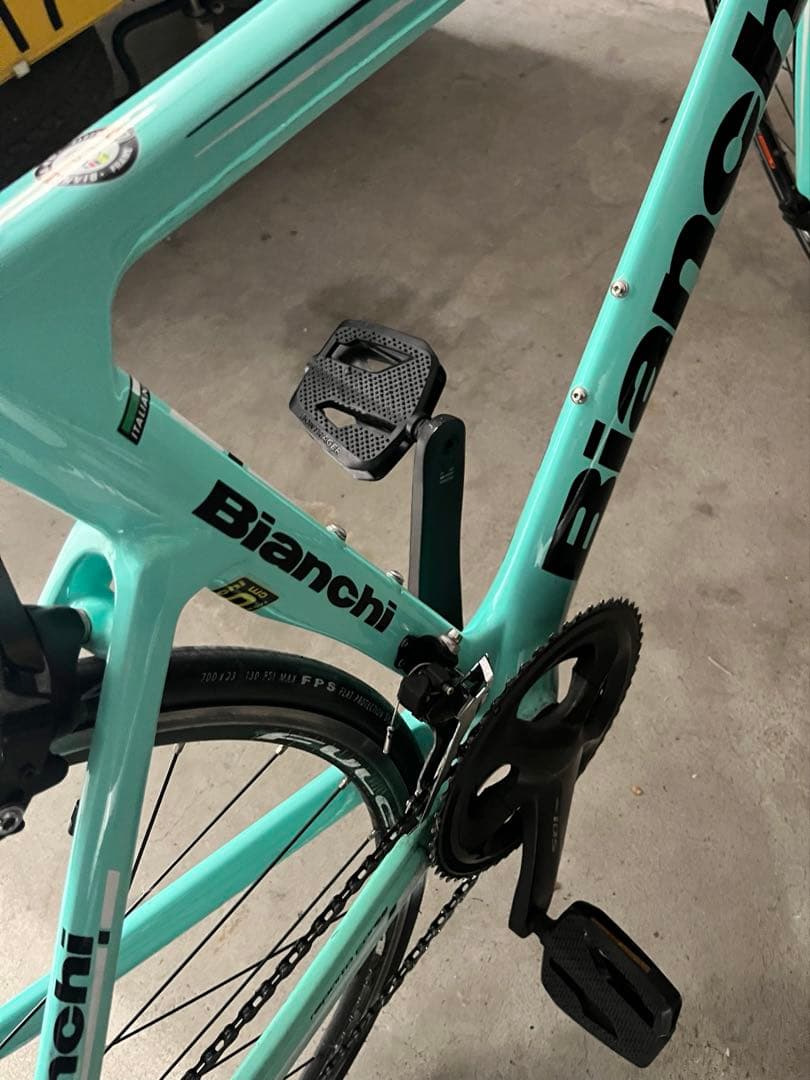 ビアンキBianchi ARIA フルカーボン　SHIMANO105ロードバイク