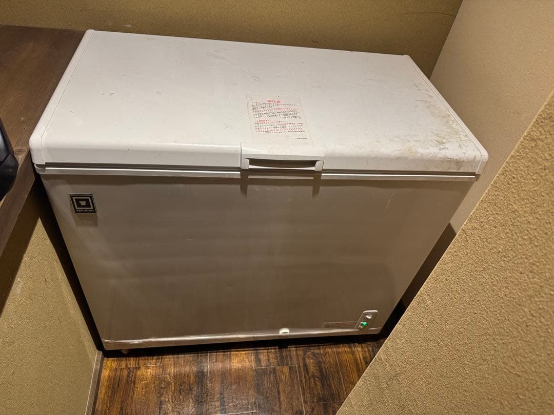 大型冷凍庫 ホワイト　業務用　清掃済み