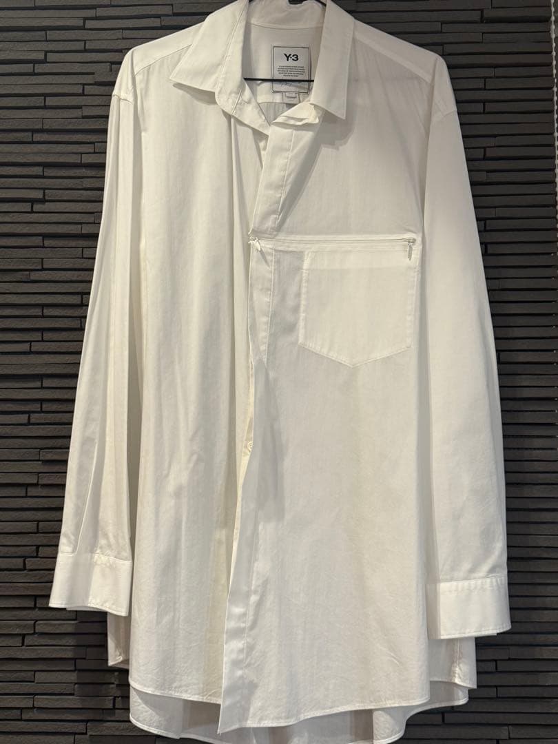 Y-3 ホワイトシャツ ポケット付き