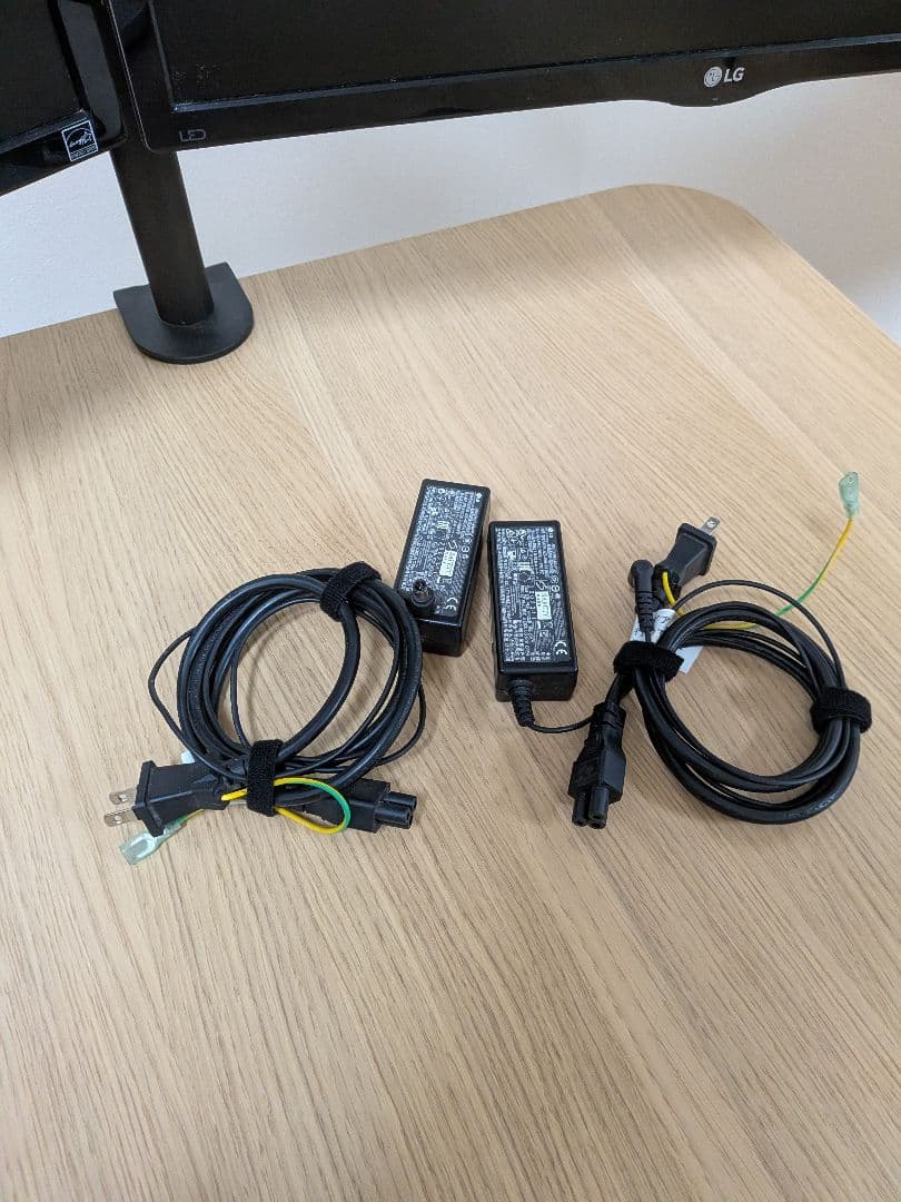 LG 21.5インチモニター 2枚＋モニターアーム　セット