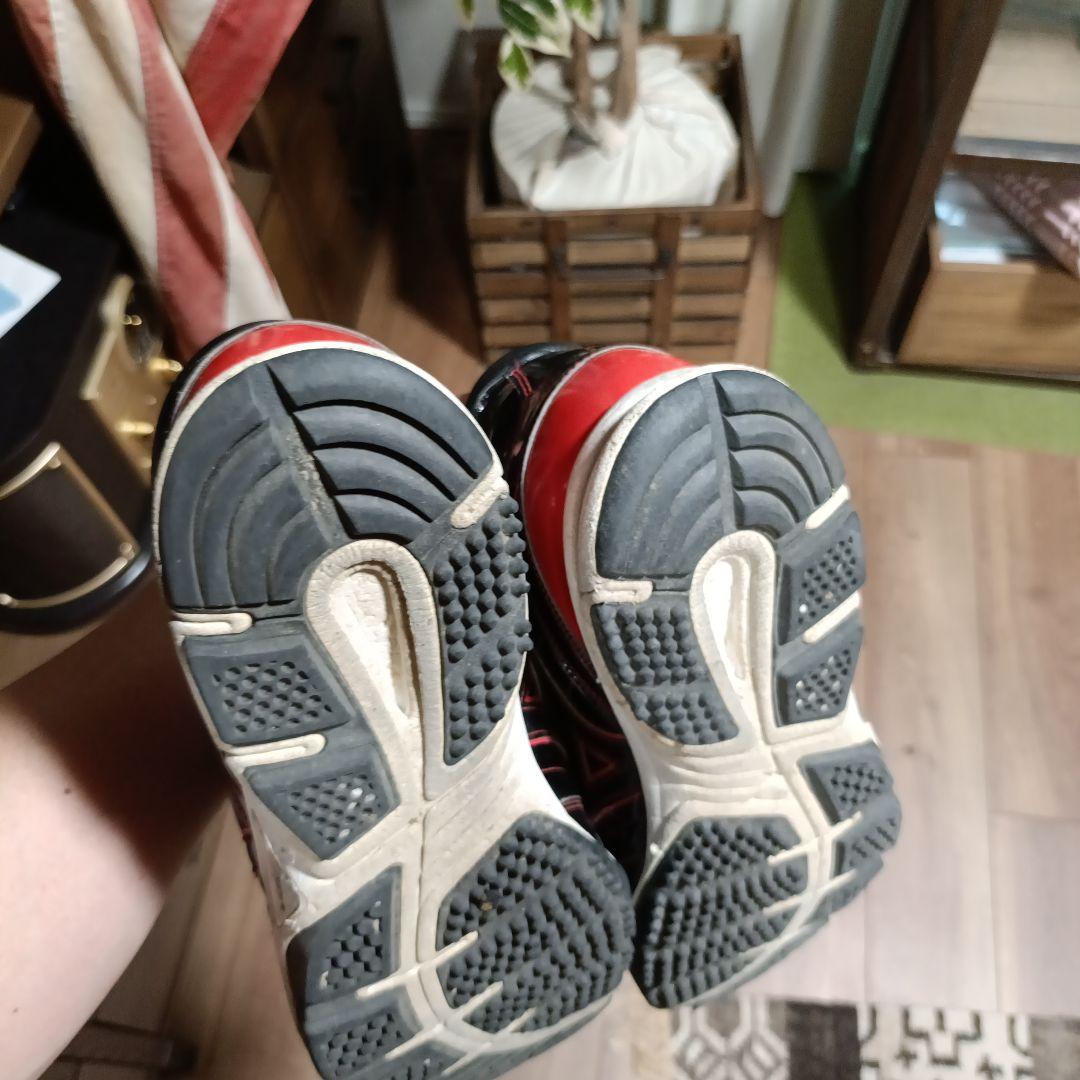 28cmミズノプロ 野球アップシューズ 黒/赤　トレーニングシューズ