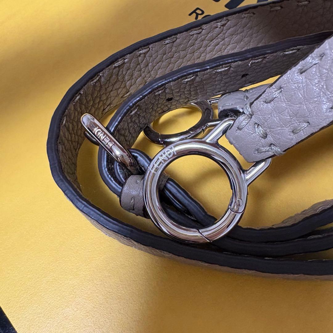 出品1/31までFENDI★ピーカブーセレリアハンドバッグ