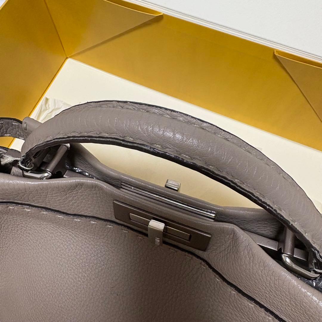 出品1/31までFENDI★ピーカブーセレリアハンドバッグ