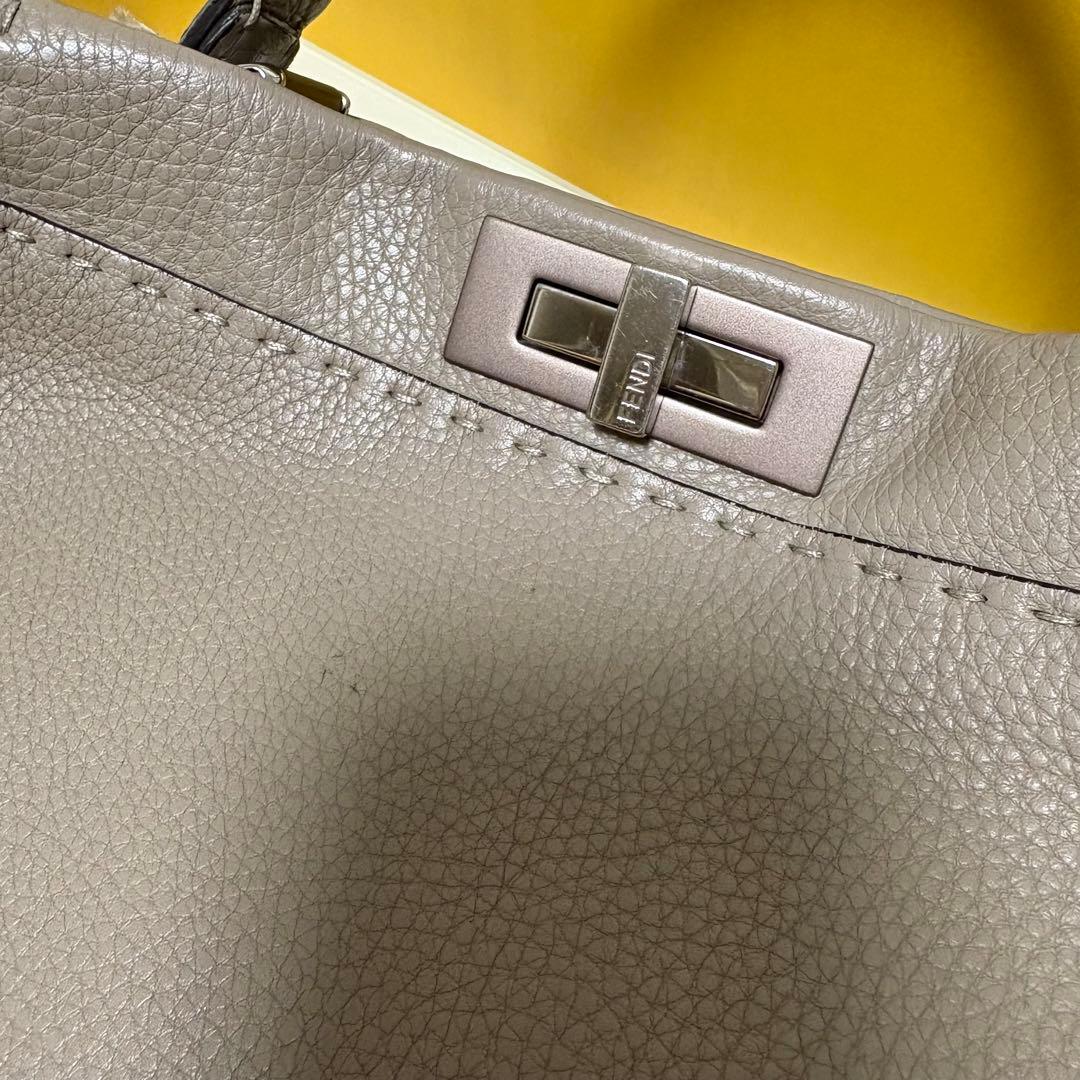 出品1/31までFENDI★ピーカブーセレリアハンドバッグ
