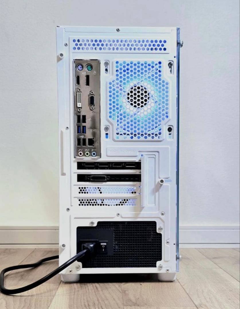 白ゲーミングPC i7-4770 / GTX1060 / SSD512