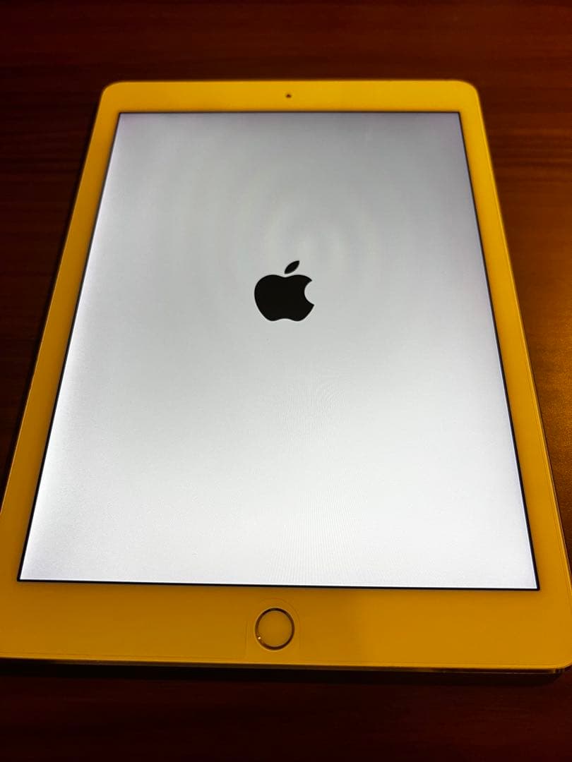 iPad pro 9.7インチ　シルバー【32GB】