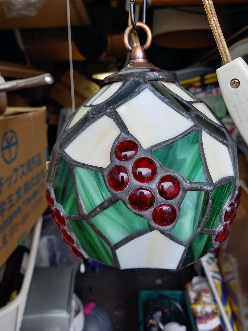 手作りmodernステンドグラス。可愛いペンダントライト