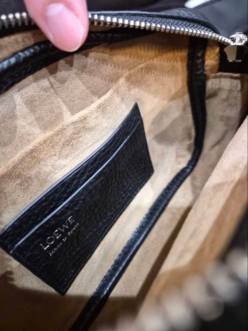 【2025秋冬新作】LOEWE ロエベ ペブルメッセンジャーバッグ スモール