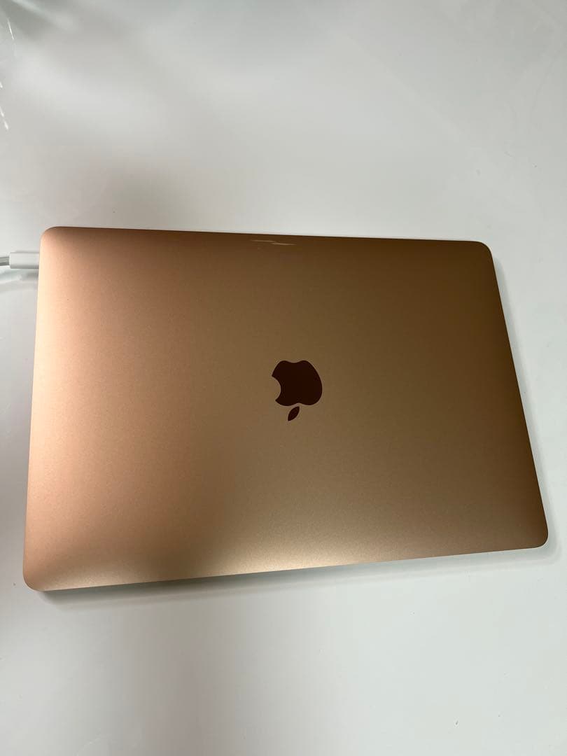 Apple MacBook 13インチ　M1チップゴールド 本体とケーブル、外箱