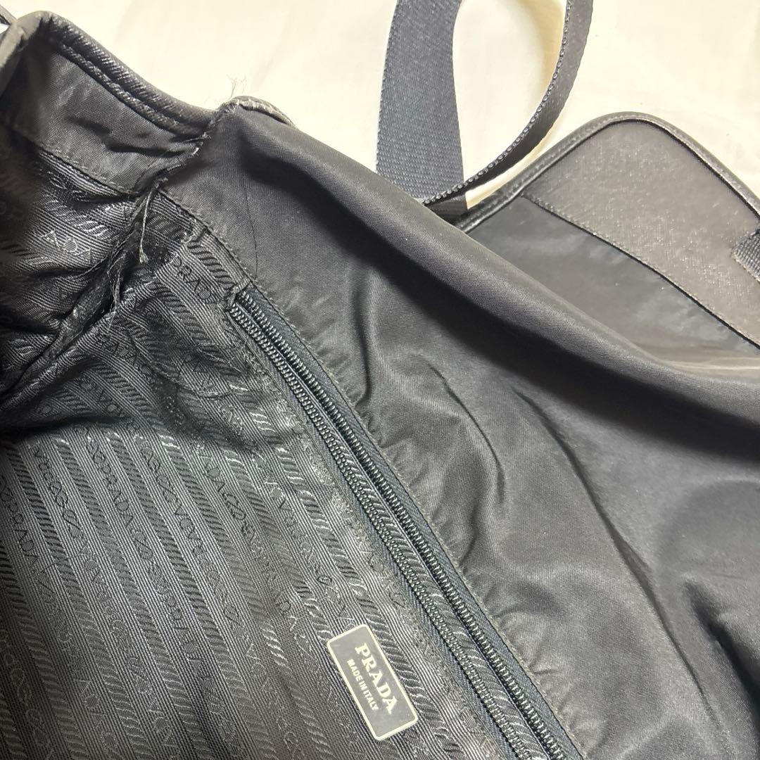 PRADA メッセンジャーバッグ