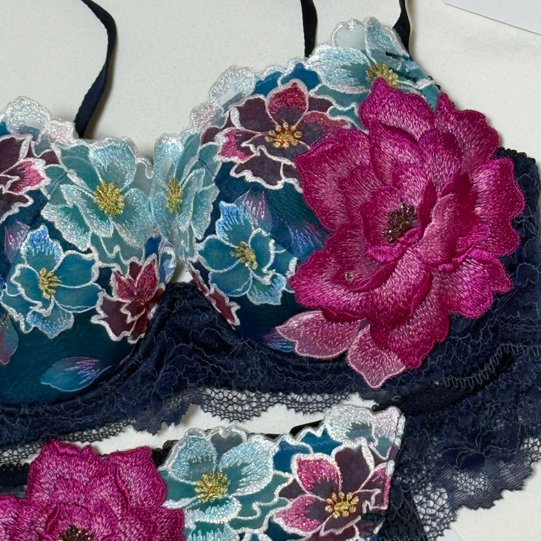 ワコール サルート BTJ403 プッシュアップタイプ P-UP E70M