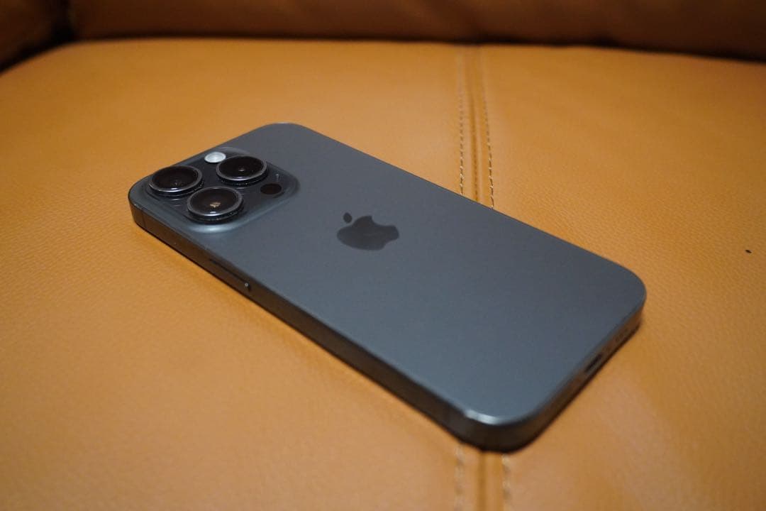 Apple iPhone15 Pro 256gb ブラックチタニウムSIMフリー