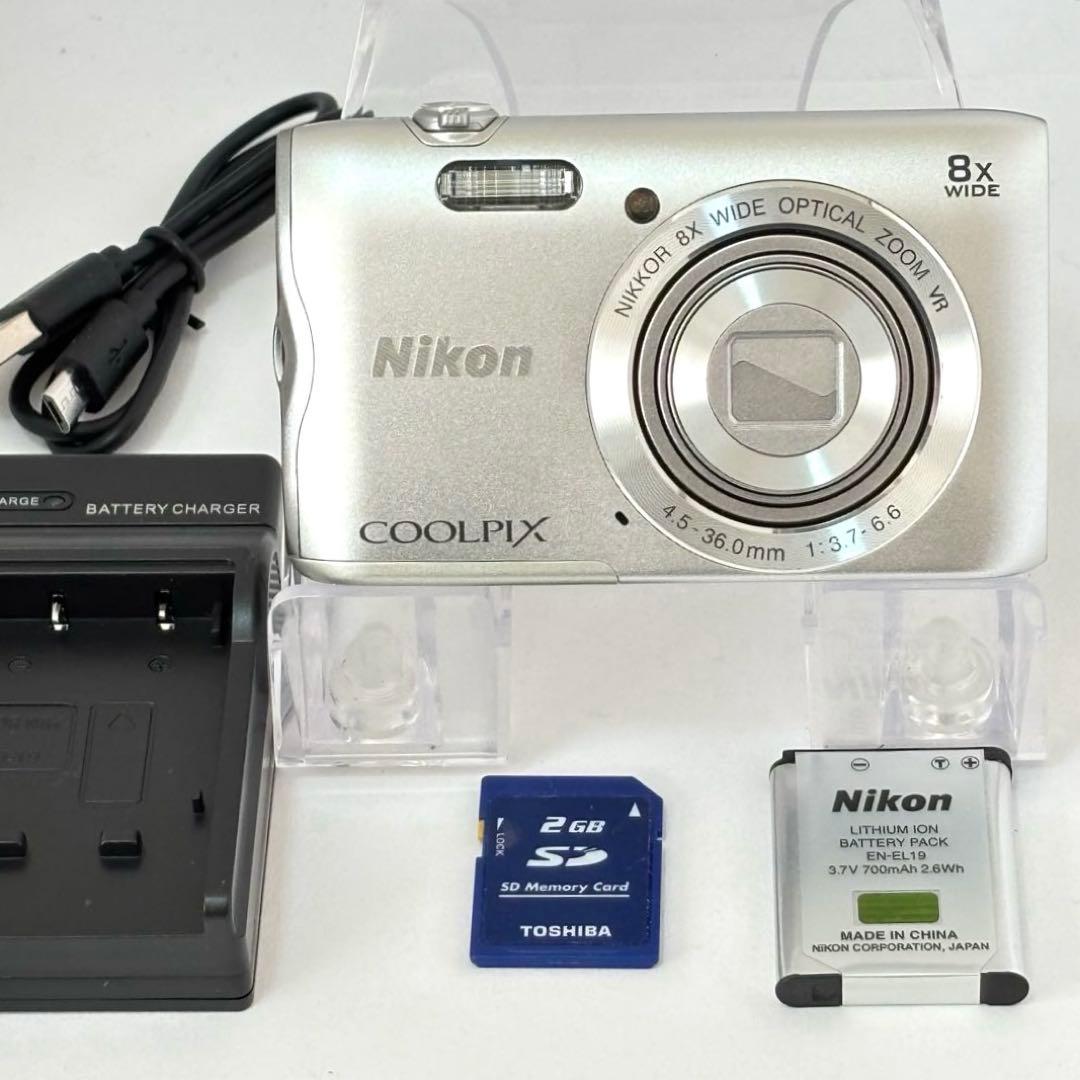 【美品】Nikon coolpix A300 ニコン　デジカメ　SDカード付