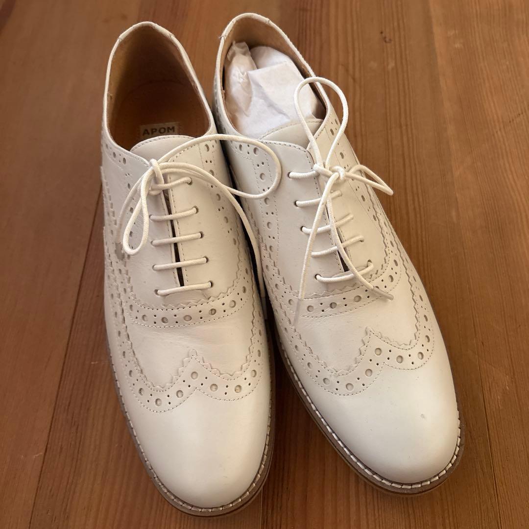 新品未使用APOM ホワイトウィングチップシューズ　40