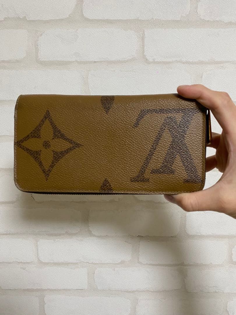 ルイヴィトンM69353ジャイアントモノグラムリバース ジッピーウォレット長財布