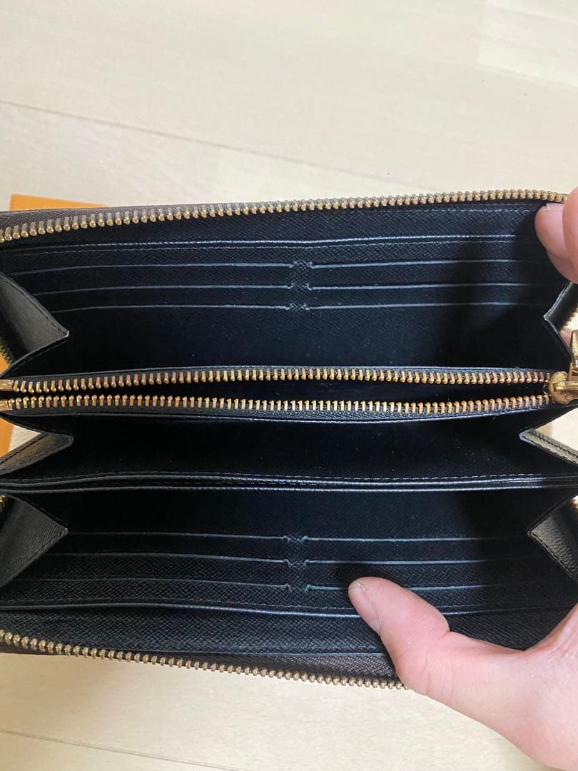 ルイヴィトンM69353ジャイアントモノグラムリバース ジッピーウォレット長財布
