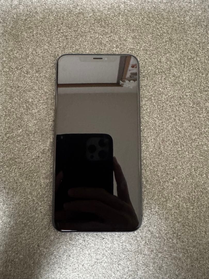 【美品】 Apple iPhone Xs Maxスペースグレー