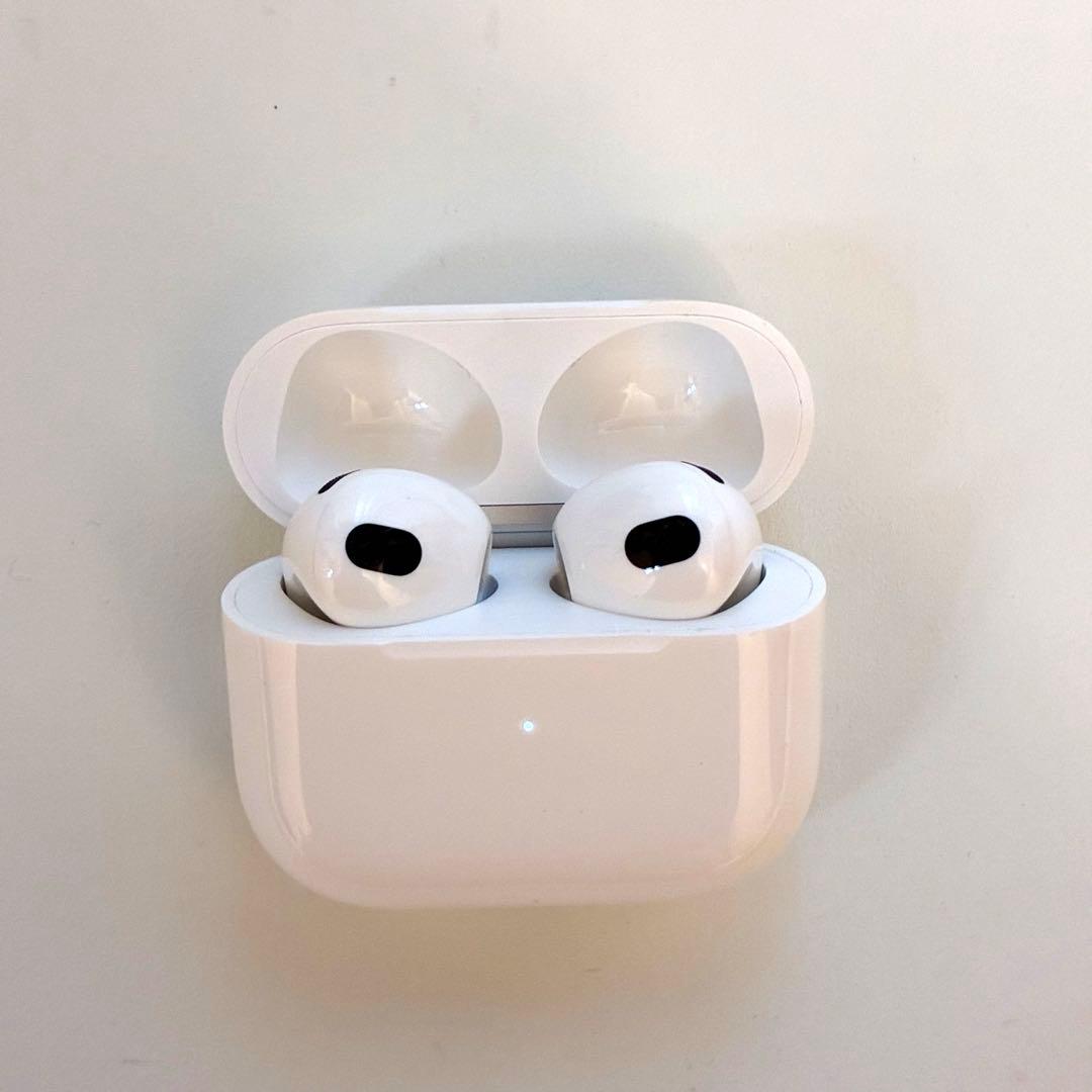 極美品 AirPods（第３世代）