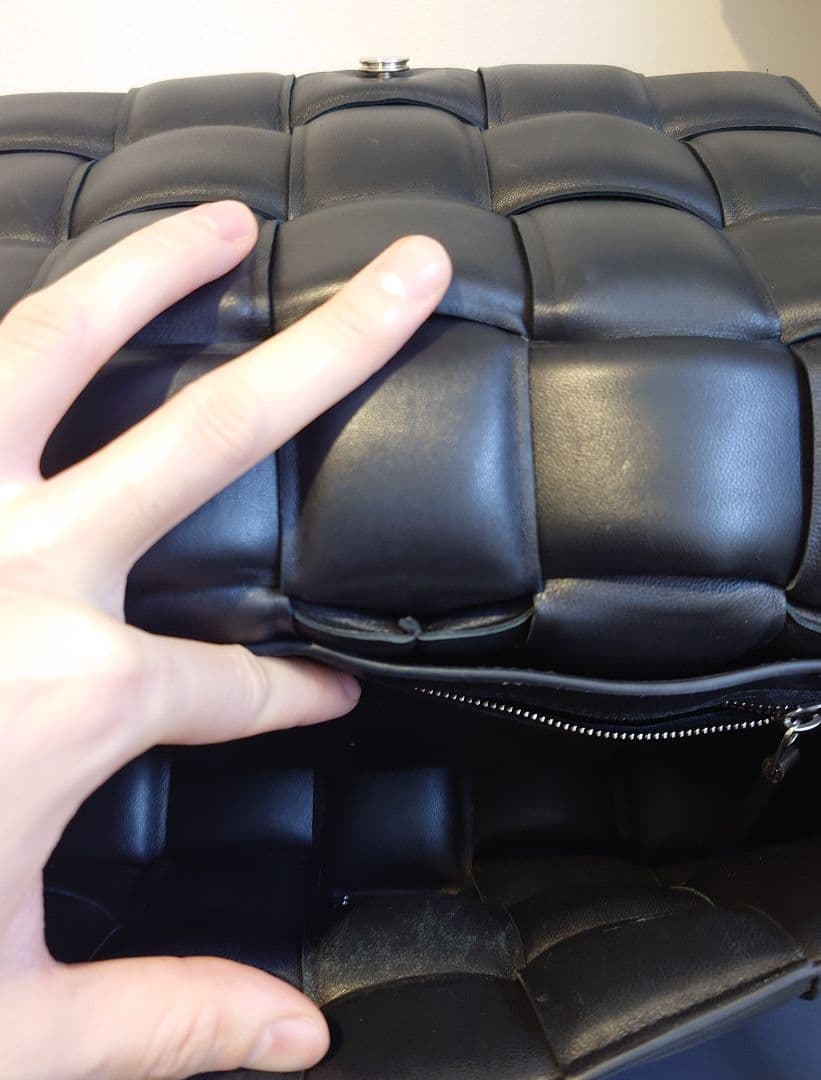 定価70万円 ボッテガヴェネタ パデットカセット バッグ ブラック シルバー金具