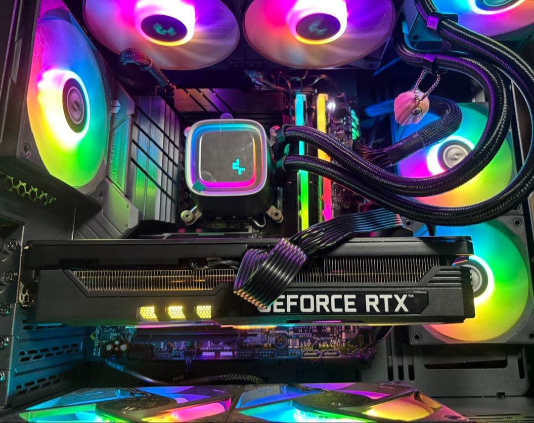 LIAN LI O11 DYNAMIC MINI SFX電源、ファン付き